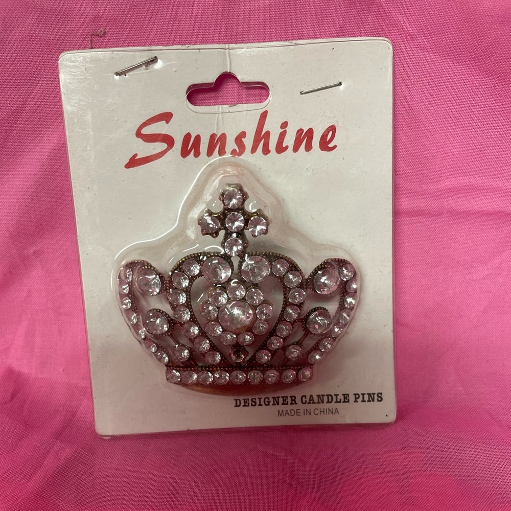 Crown Candle Pin